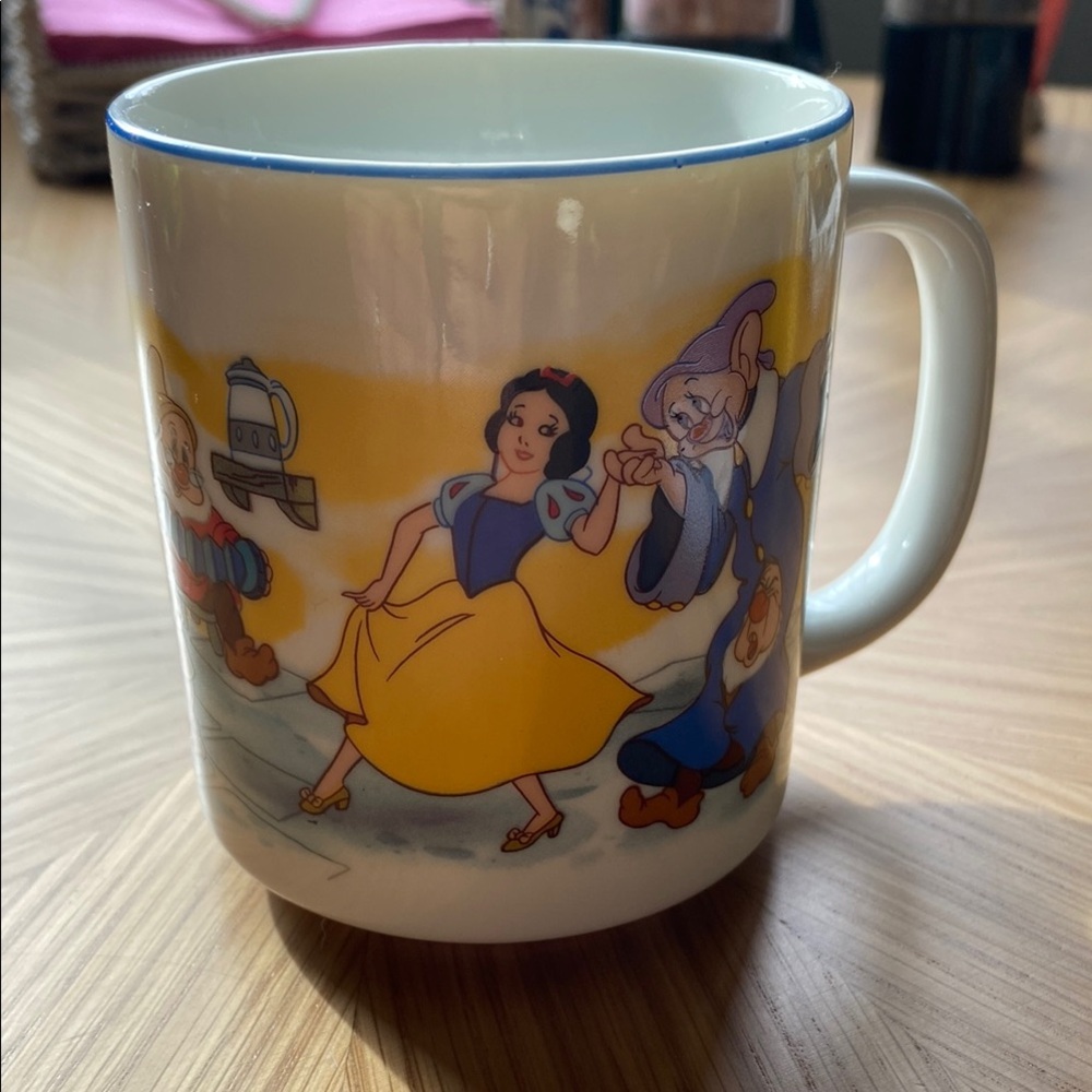 Disney Disneyland made in Japan, Disney World, Snow White Mug